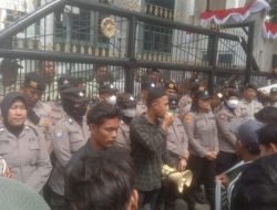 Ricuh Demo 39 orang Di Amankan Polisi